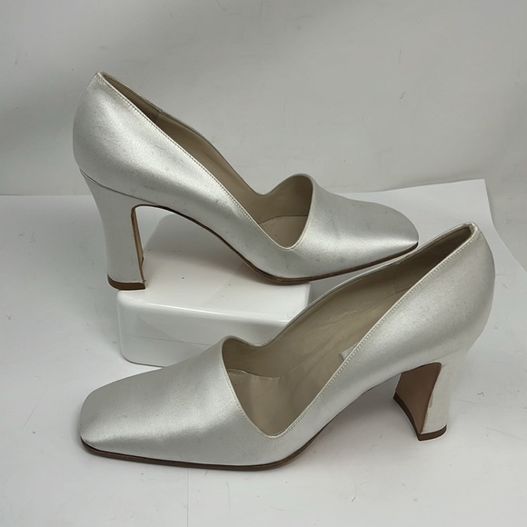 Vera Wang Sz 7 White Silk Made in Italy Block Heel Pumps - Never Worn - Picture 2 of 8